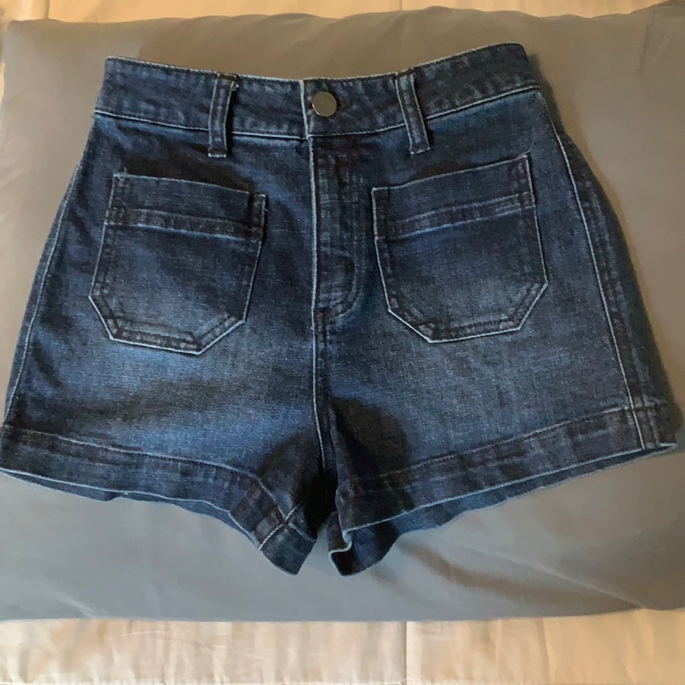 Cute high waisted shorts